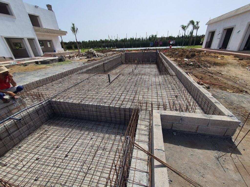 Construction piscine {Villes}